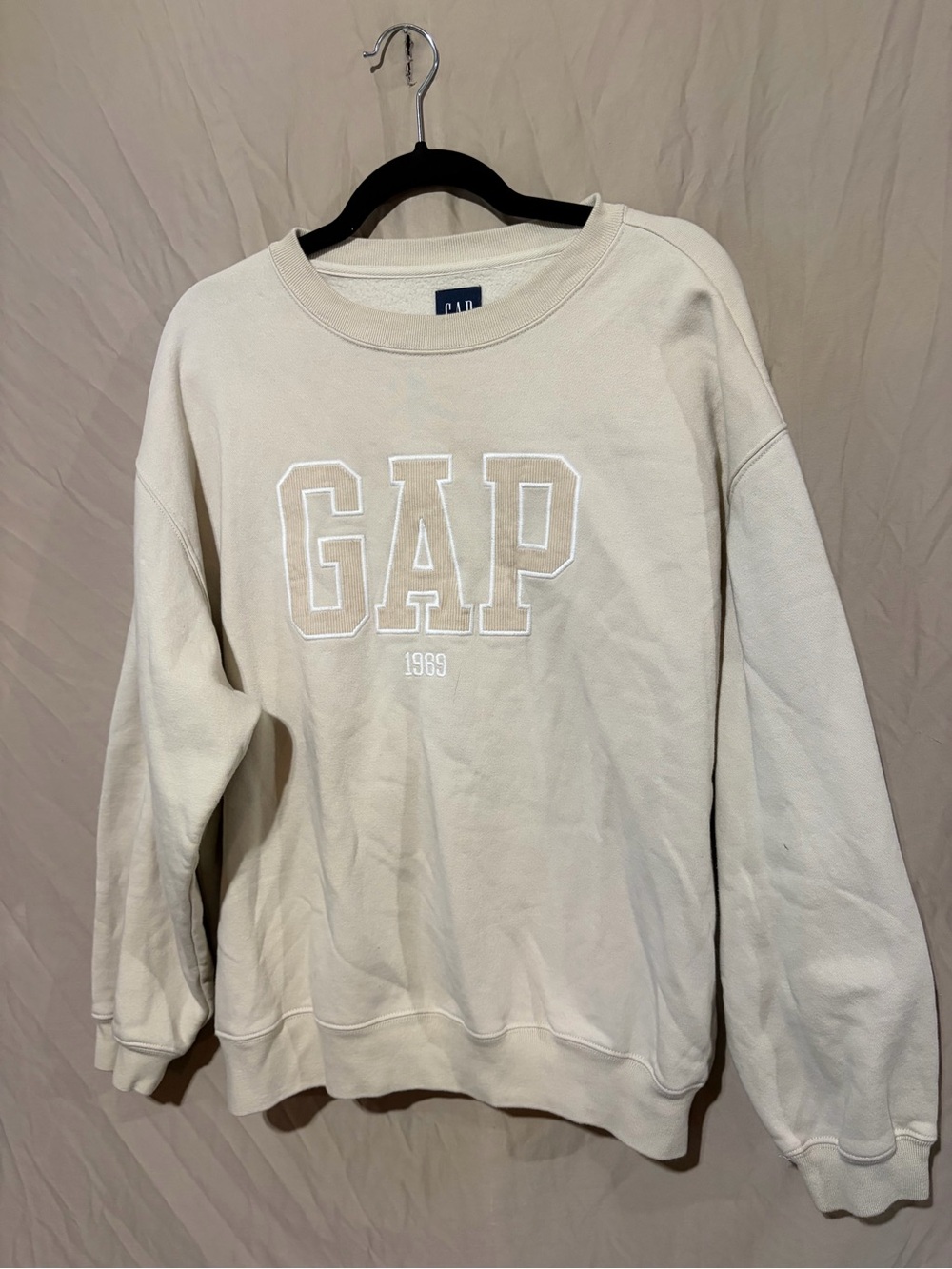 Gap crewneck